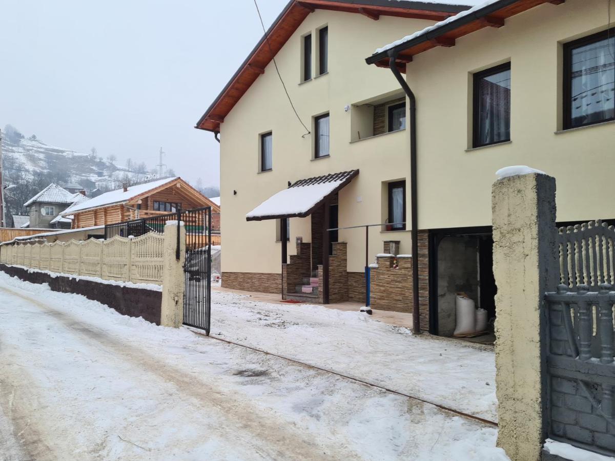 Apartamento Dumi'S House Borşa Exterior foto